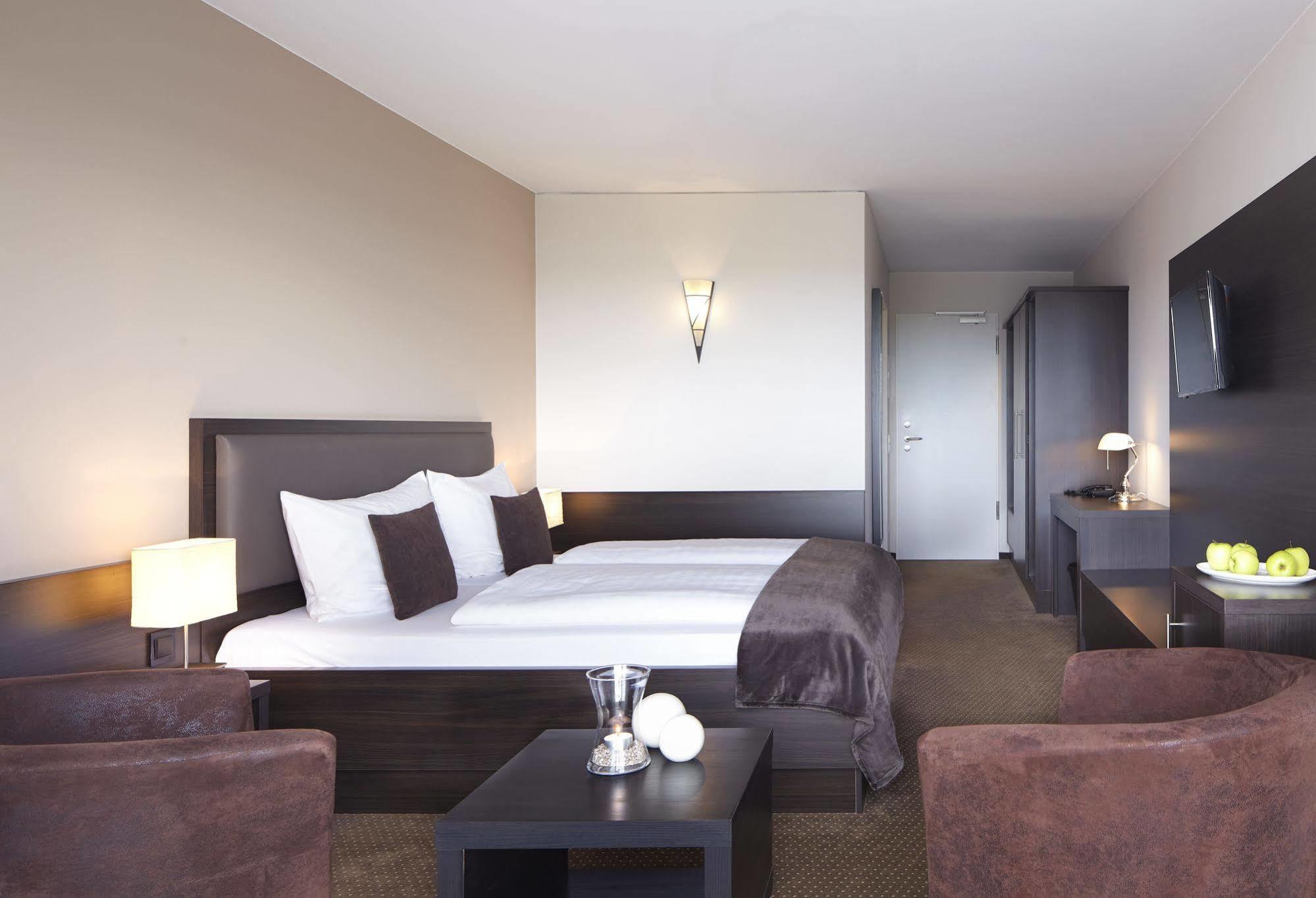 Nordica Hotel Friesenhof Busum Exterior photo